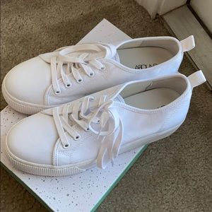 NEW Abound Platform White Sneaker